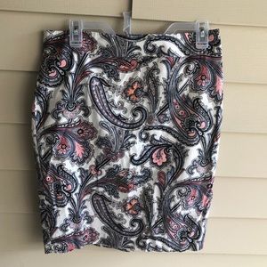 3/$10 Ann Taylor Paisley Patterned Pencil Skirt